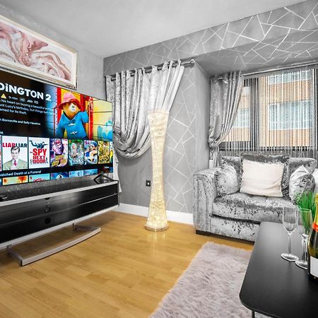 Luxury 1 Bed Flat With Parking 11K - Top Rated - Netflix - Wifi - 70 Inch Smart Tv - Birmingham City Centre - Tv In Bedroom - Top Rated Exterior foto