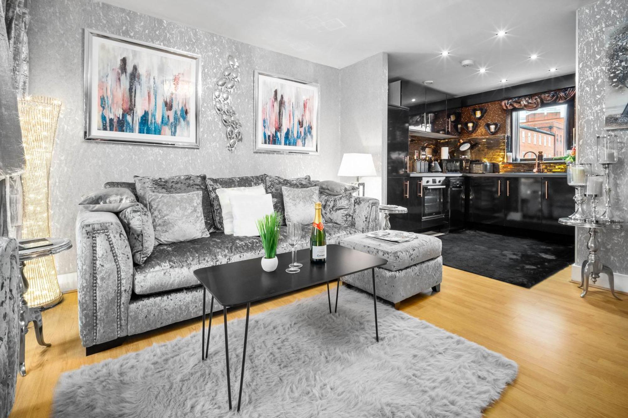 Luxury 1 Bed Flat With Parking 11K - Top Rated - Netflix - Wifi - 70 Inch Smart Tv - Birmingham City Centre - Tv In Bedroom - Top Rated Exterior foto